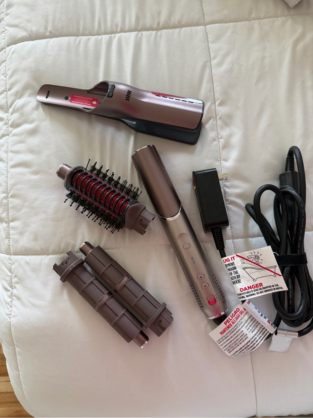 Shark Glam Multistyler with attachments